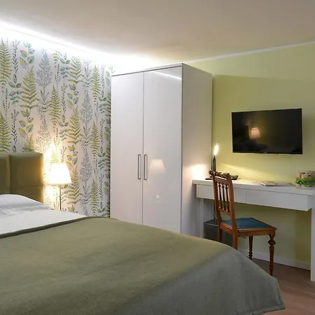 Gaestehaus A Und D Fischer Holiday home Moerfelden-Walldorf